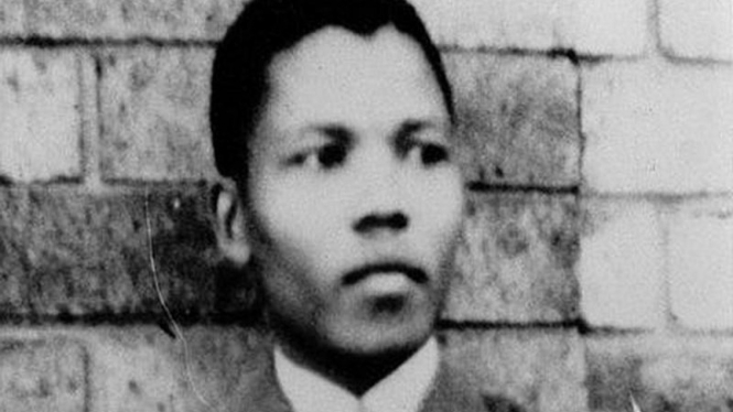 Nelson Mandela saat berusia muda
