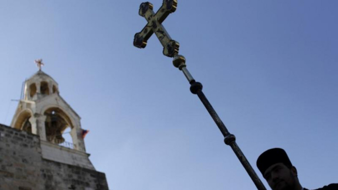 Ilustrasi gereja dan pendeta