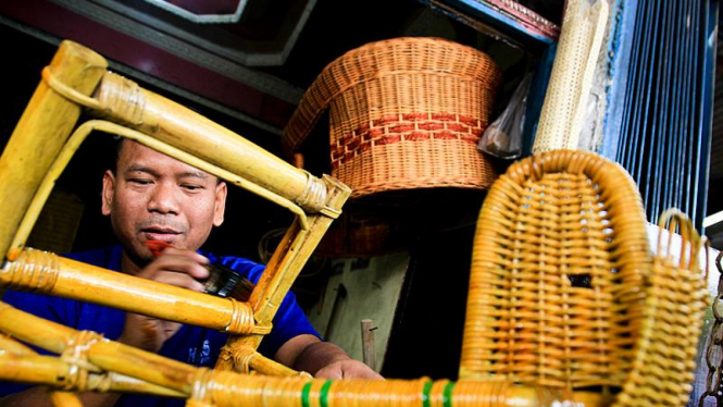 Ilustrasi perajin rotan
