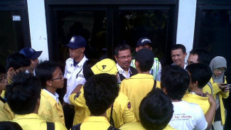 BEM UI Geruduk Mabes Polri! Tuntut Bripda Mesias Dihukum Berat Hingga Copot Kapolri