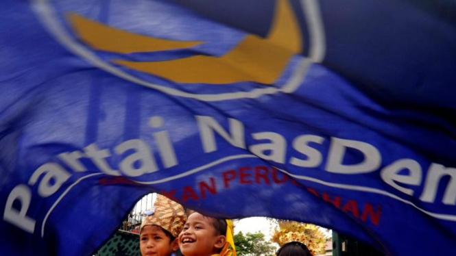 Bendera Partai Nasdem.