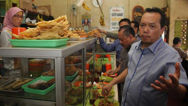 Ramadhan Pohan saat Dukung Pedagang Warteg