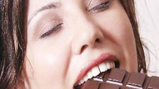 Makan Coklat