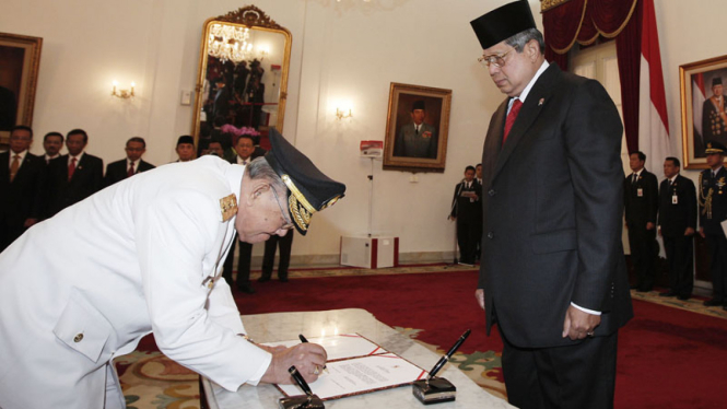 sby lantik sultan dan pakualam