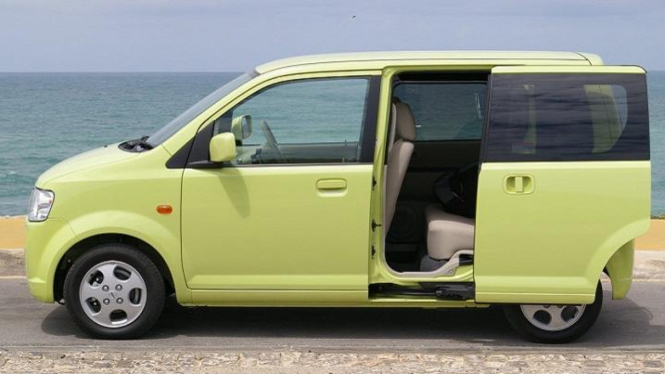Mobil pintu geser