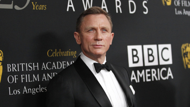 Daniel Craig
