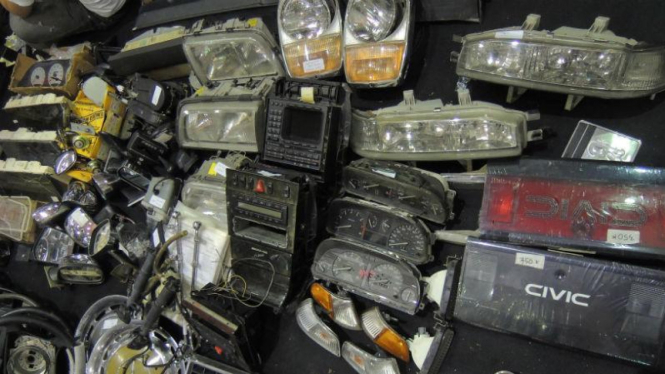 Spare part mobil klasik tahun 60-90an
