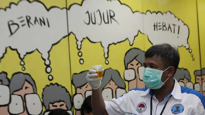 Tes Urine Pegawai KPK