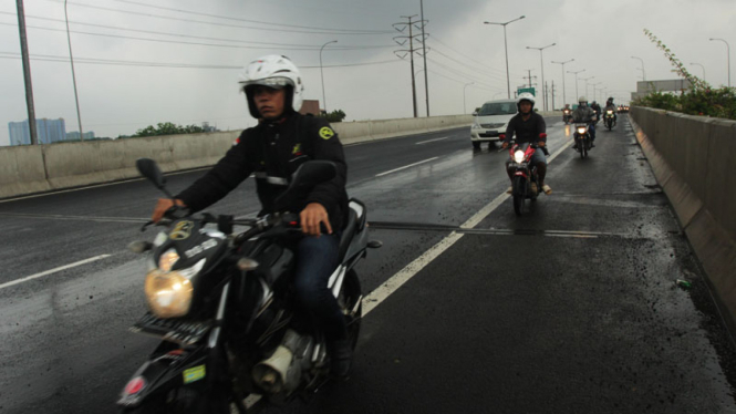 Pengendara Motor Masuk Jalan Tol