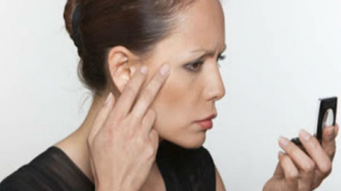 Wajah terlihat tua bisa karena kesalahan make-up.