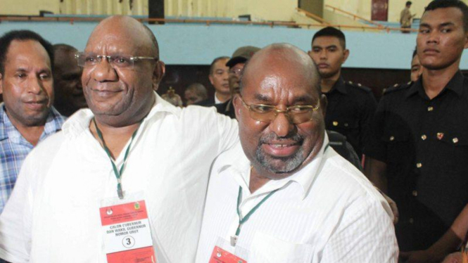 Lukas Enembe-Klemen Tinal, Gubernur dan Wakil Gubernur Papua