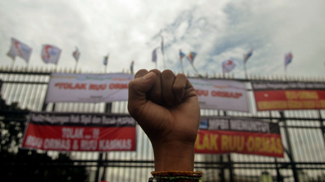 Aksi Buruh Menolak RUU Ormas
