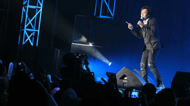 Konser Sang Dewa Cinta Ari Lasso