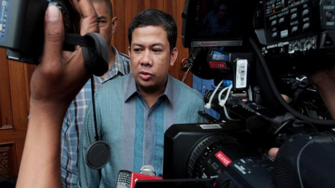 Anggota Timwas Century, Fahri Hamzah, di rumah Anas Urbaningrum.