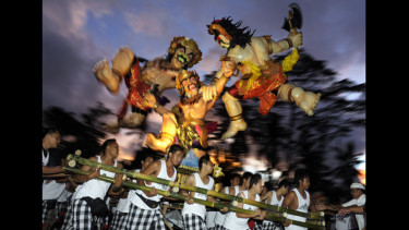 Parade Ogoh-ogoh di Gianyar Bali