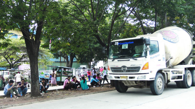 Makan Siang Buruh Pulogadung