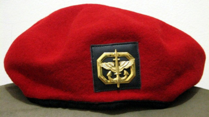 Baret merah Kopassus TNI AD.