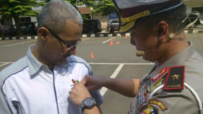 penerbitan surat izin mengemudi (SIM)