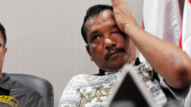 Labora Sitorus menyerahkan diri