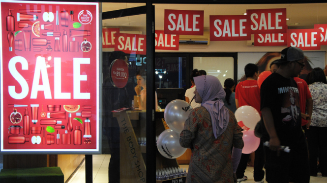 Pesta diskon biasanya selalu ditawarkan menjelang Lebaran. 