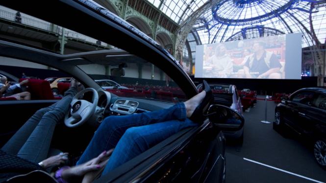 Bioskop Drive-in Raksasa 