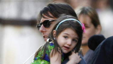Tom Cruise dan Suri.