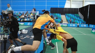 Bodin Issara dan Maneepong Jongjit adu jotos
