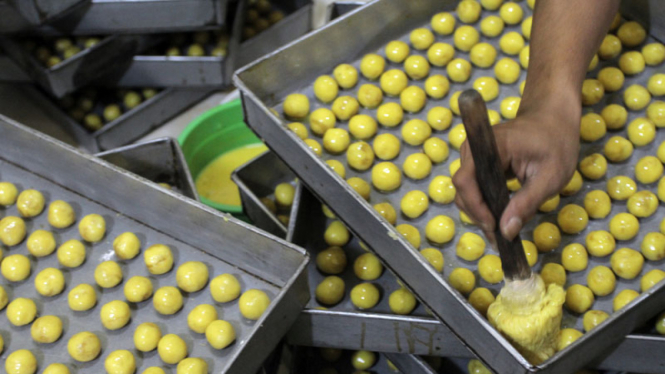 Pembuatan Kue Kering Jelang Lebaran