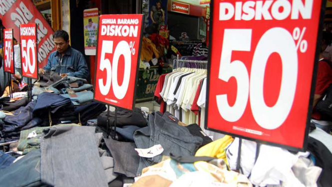 Ilustrasi promosi produk yang didiskon di suatu retail di Jakarta beberapa waktu lalu.