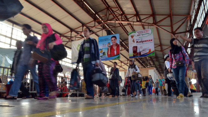 Mudik Lebaran di Stasiun Senen