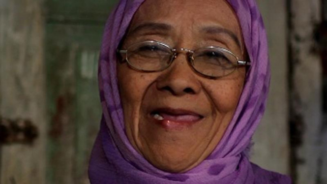 Almarhumah Laila Sari