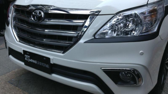 Ilustrasi Kijang Innova