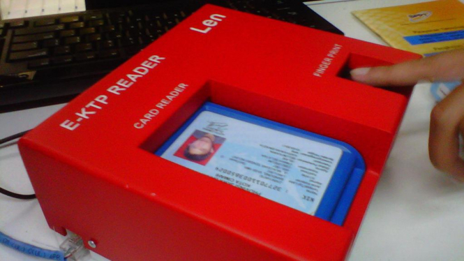 Ilustrasi/Alat baca kartu (card reader) e-KTP. 