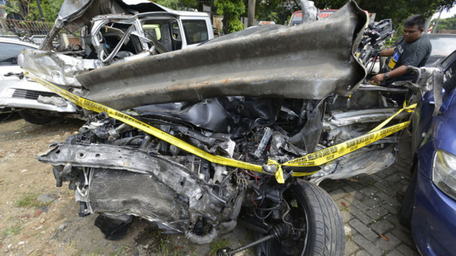 Kondisi mobil yang terlibat kecelakaan maut di KM 8 Tol Jagorawi