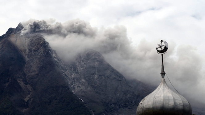 Gunung Sinabung Meletus