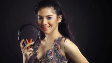 Putri Una Astari
