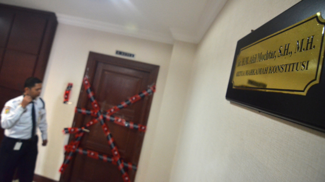 Ruang Ketua MK Disegel KPK