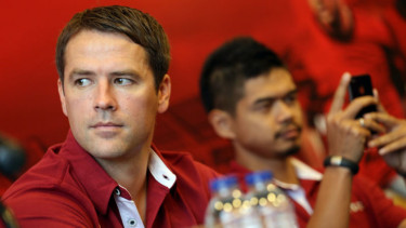 Michael Owen (kiri).