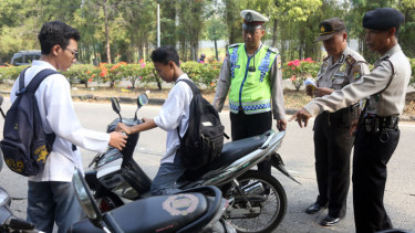 Razia Kendaraan Bermotor Pelajar. Ilustrasi