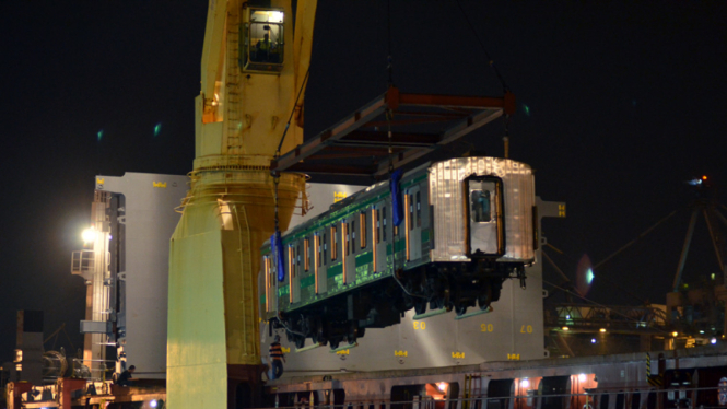 30 Gerbong KRL dari Jepang Tiba di Pelabuhan Tanjung Priok