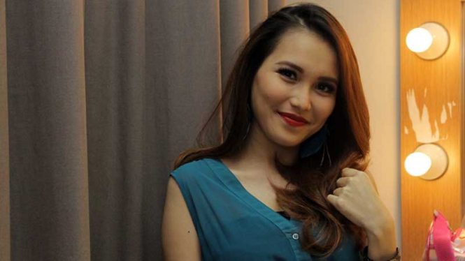Ayu Ting Ting dan teman setia