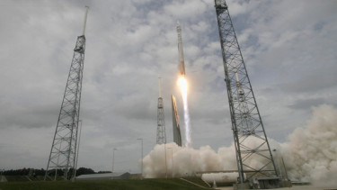 peluncuran roket atlas 5 untuk misi Mars