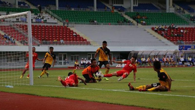 Laga Vietnam kontra Brunei Darissalam di SEA Games 2013