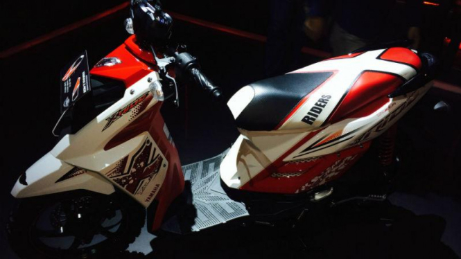 Agar tetap awet, jok motor sebaiknya tak kena sinar matahari langsung.