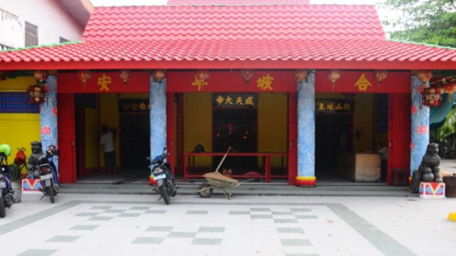 Ilustrasi vihara di Singkawang
