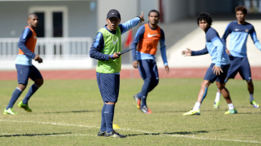 latihan timnas lawan malay