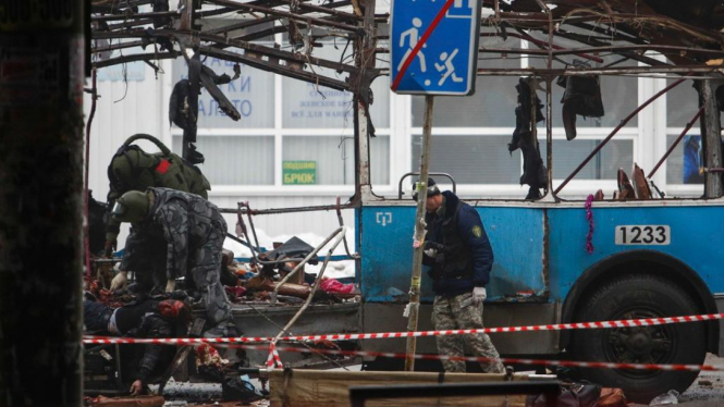 Polisi Rusia evakuasi korban serangan bom di Volgograd 