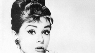 Lemari dan Baju Koleksi Pribadi Audrey Hepburn Dilelang
