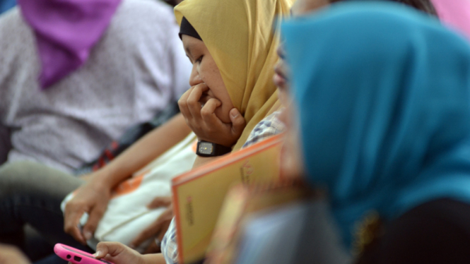 Warga Antri Pembuatan BPJS Kesehatan