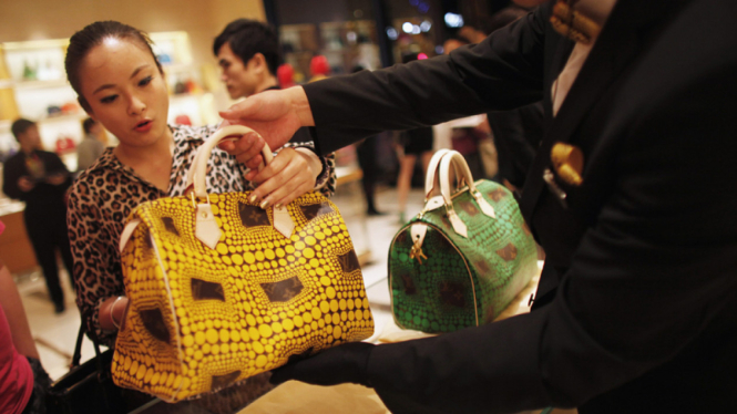 Tas mewah Louis Vuitton.